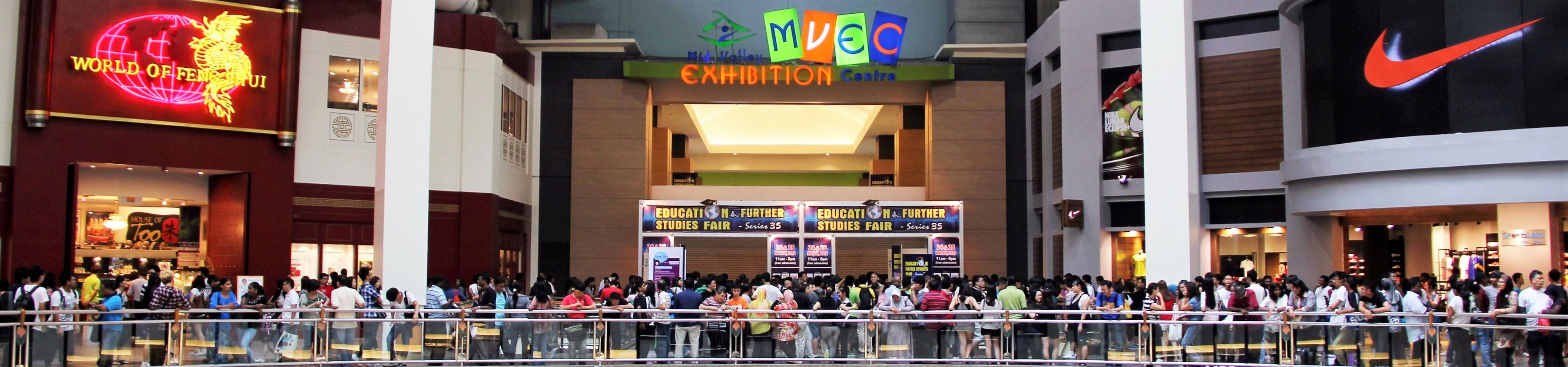 You can always expect large crowds at every edition of the Sureworks Higher Education Fair! Image credit: Sureworks 