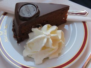 sacher-cake-1280575