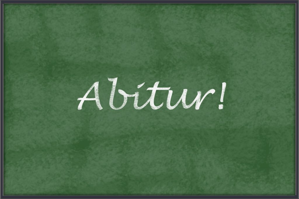 https://pixabay.com/de/abitur-abschluss-tafel-schule-536575/