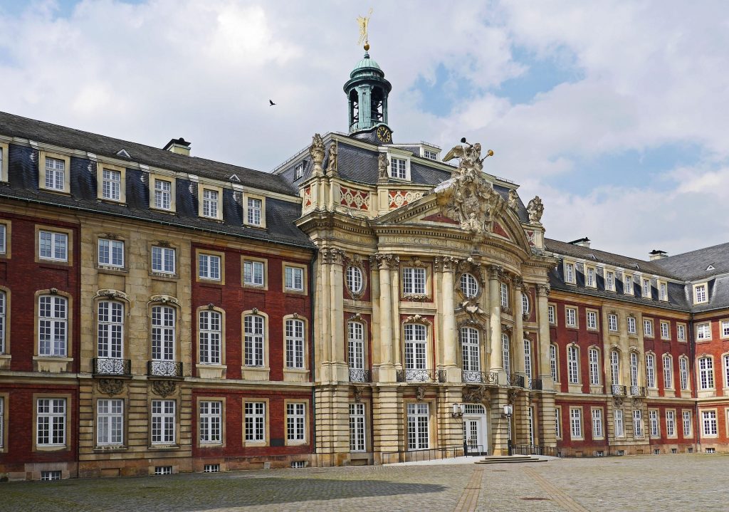 https://pixabay.com/de/stadt-münster-stadtschloss-westfalen-1270098/