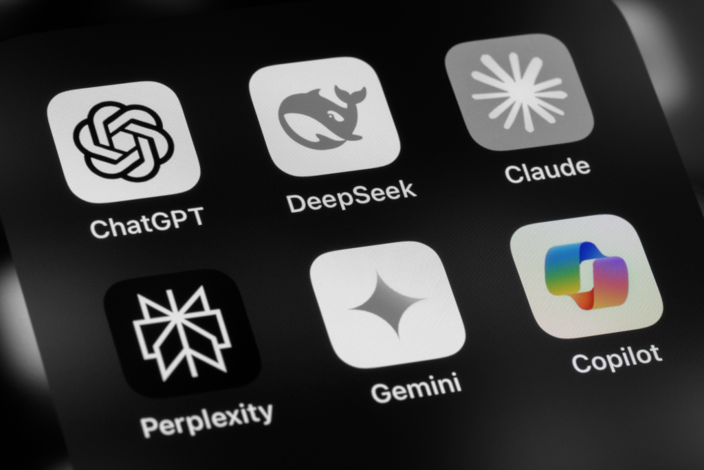GEN AI apps on a mobile. Only Copilot is in colour.